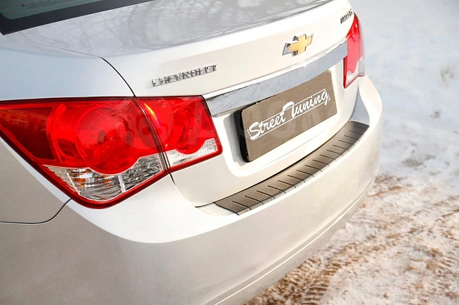 картинка Накладка на задний бампер Chevrolet Cruze I 2009-2011 магазин  StreetTuning 
